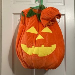 Pottery barn pumpkin costume with hat. Size 7-8
